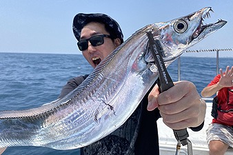 プロガイド付!『1号艇』◆浜名湖沖◆アジタチリレー釣りプラン