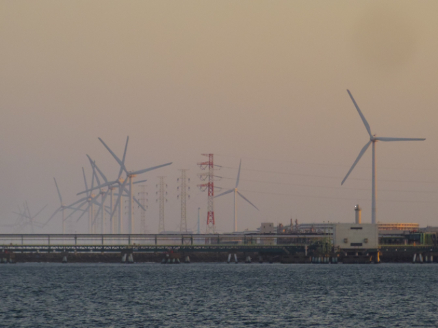 【大春丸】鹿島から眺める風力発電