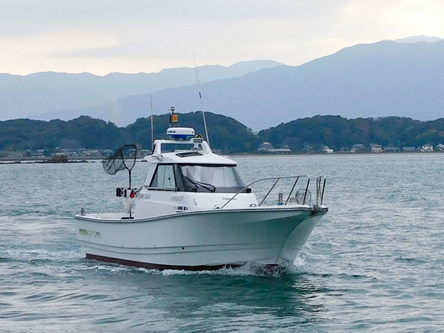 【まさまる】右斜め前方より