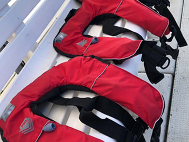 【釣り船まるかつ】ライフジャケット